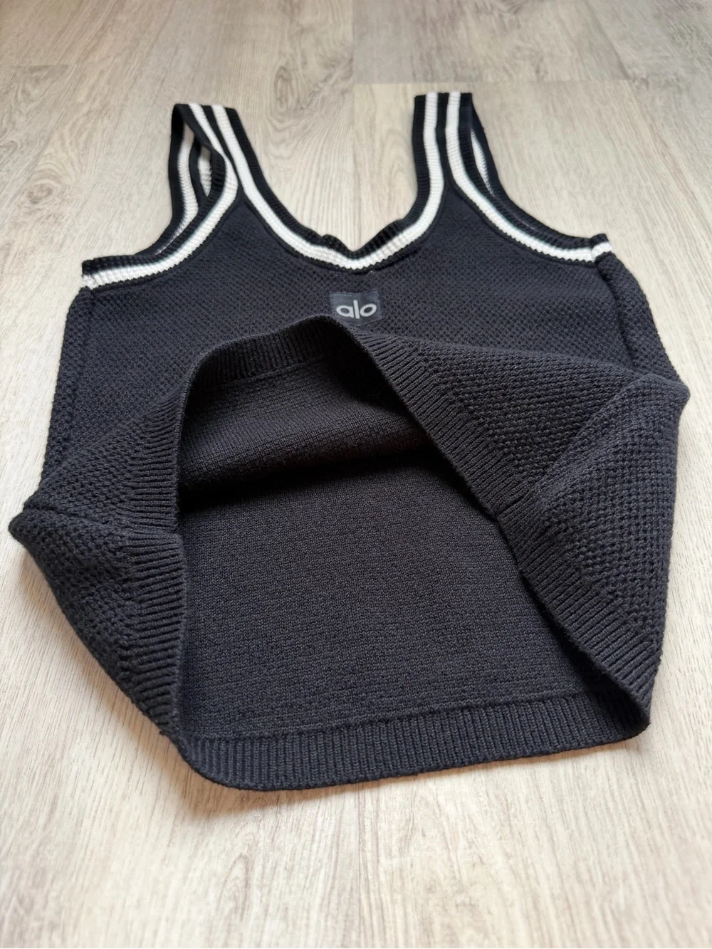 Alo Yoga - Tennis Club Sweater Knit Tank in Black w/ White - Women’s size XS